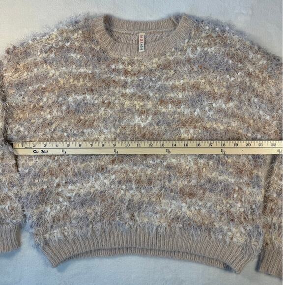 Anthropologie Raga Emberly Beige Pink Fuzzy Eyelash Crewneck Sweater M - Picture 10 of 11